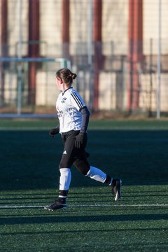 Bild 170 - Frauen SG Holstein Sued - SV Gruenweiss-Siebenbaeumen : Ergebnis: 0:2